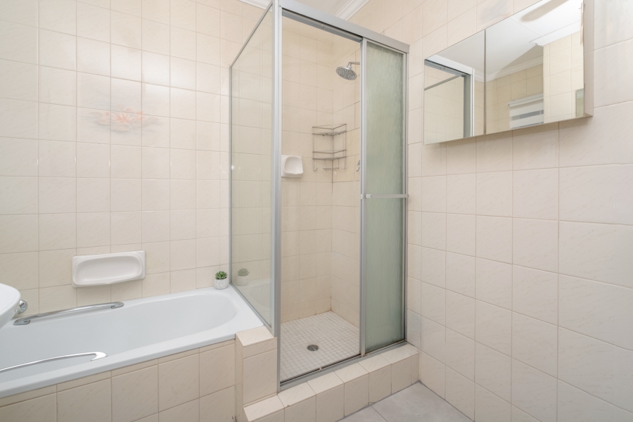 1 Bedroom Property for Sale in Bryanston Gauteng