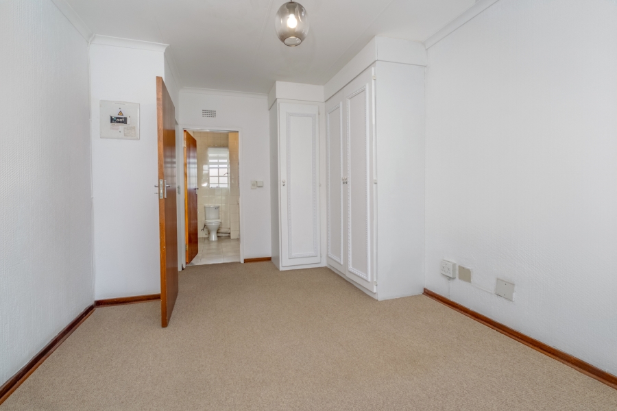 1 Bedroom Property for Sale in Bryanston Gauteng