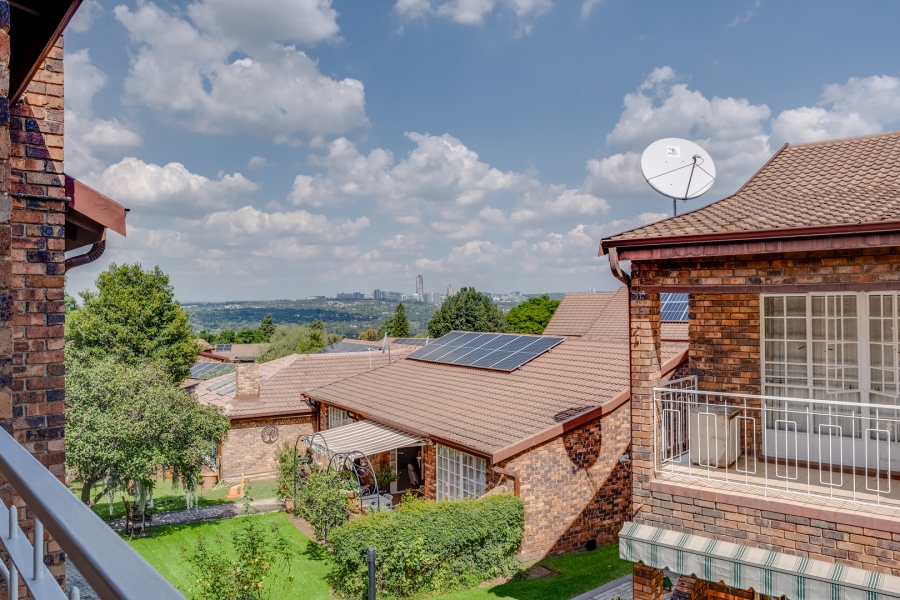 1 Bedroom Property for Sale in Bryanston Gauteng