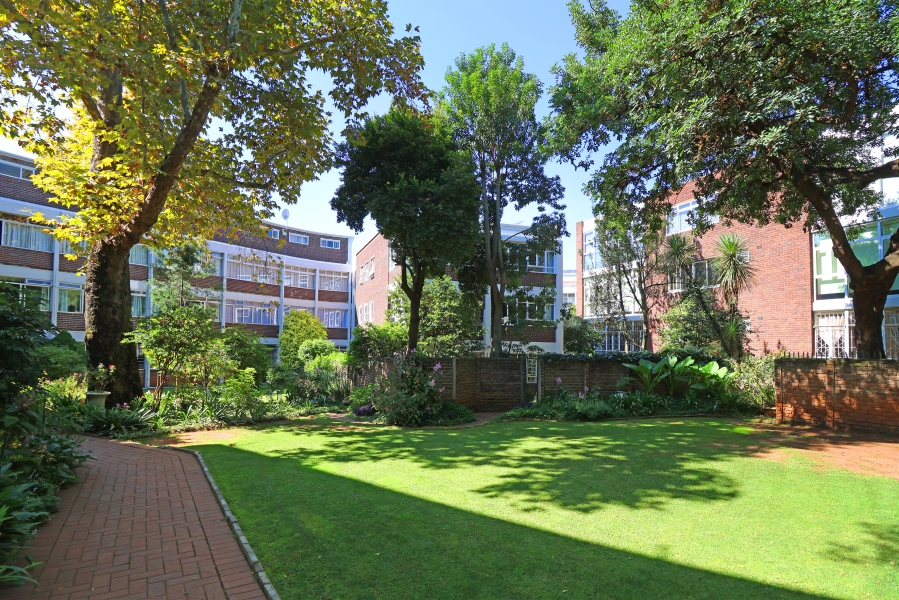 2 Bedroom Property for Sale in Birdhaven Gauteng