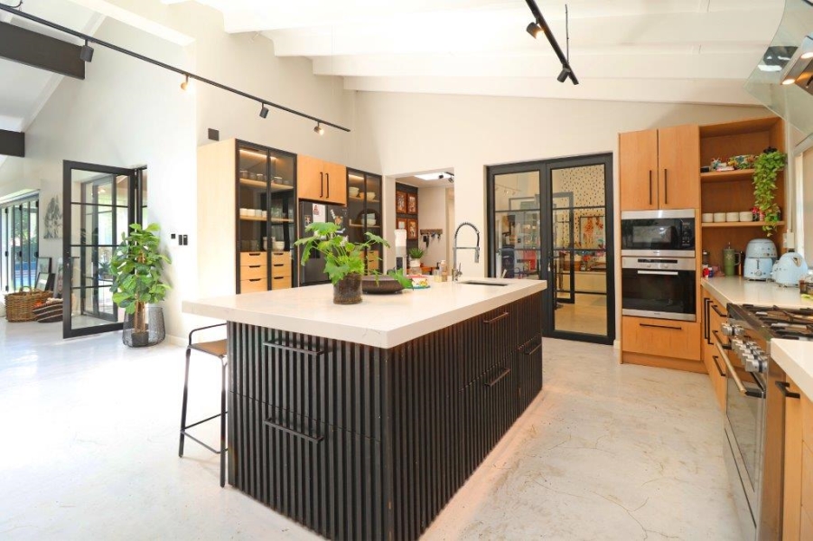 To Let 4 Bedroom Property for Rent in Atholl Gauteng