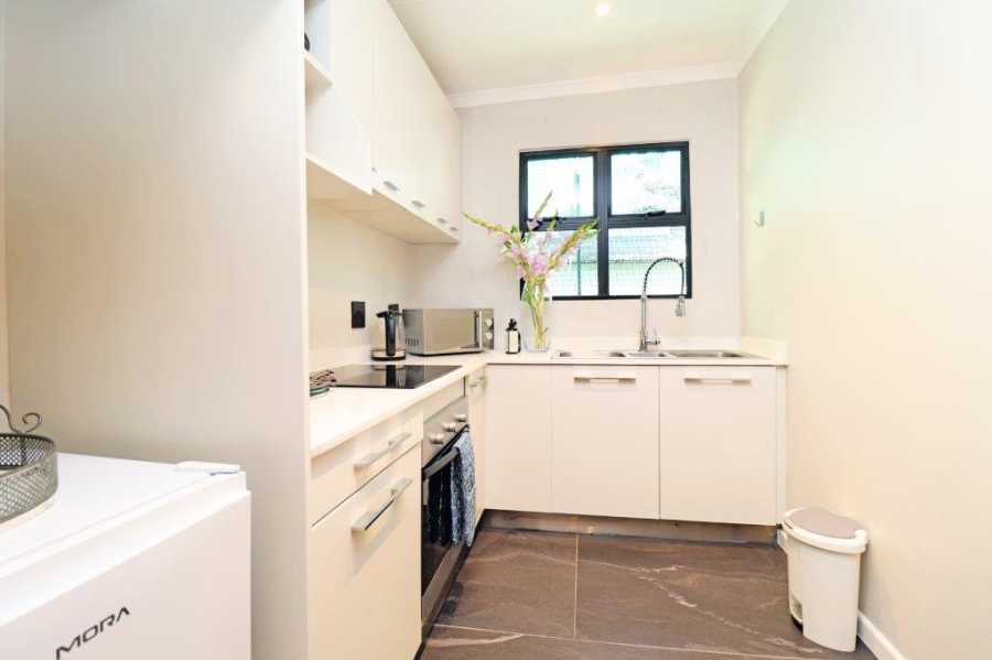 To Let 4 Bedroom Property for Rent in Atholl Gauteng