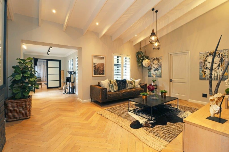 To Let 4 Bedroom Property for Rent in Atholl Gauteng