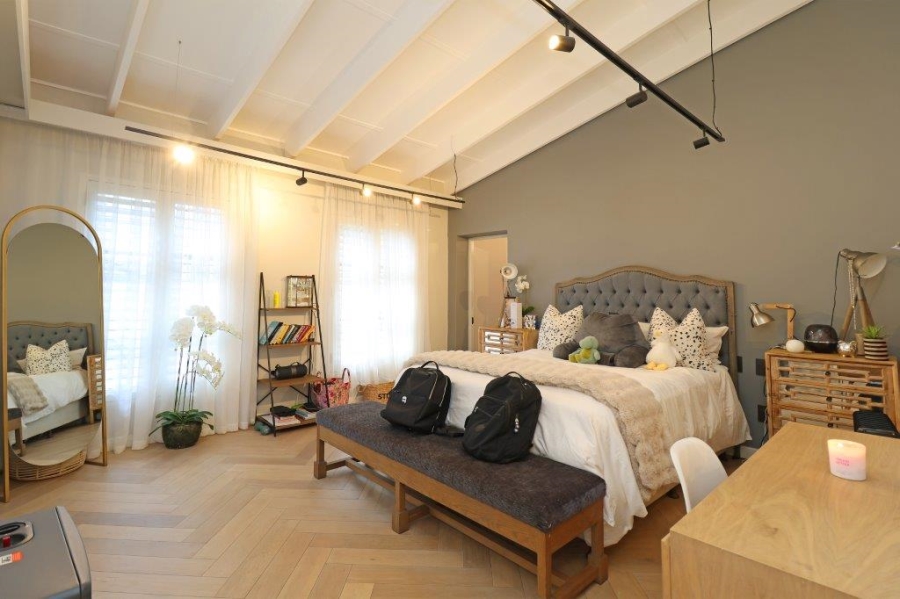 To Let 4 Bedroom Property for Rent in Atholl Gauteng