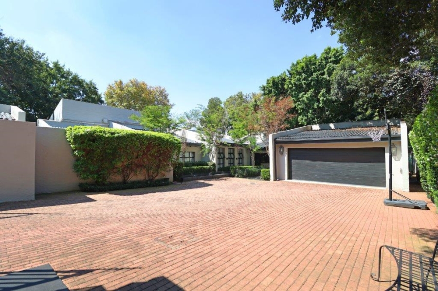 To Let 4 Bedroom Property for Rent in Atholl Gauteng