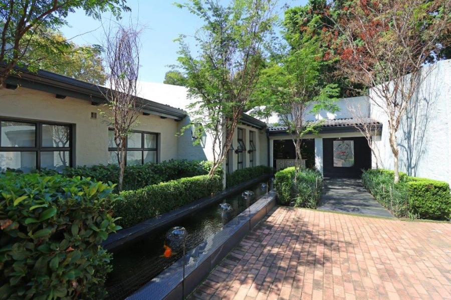 To Let 4 Bedroom Property for Rent in Atholl Gauteng
