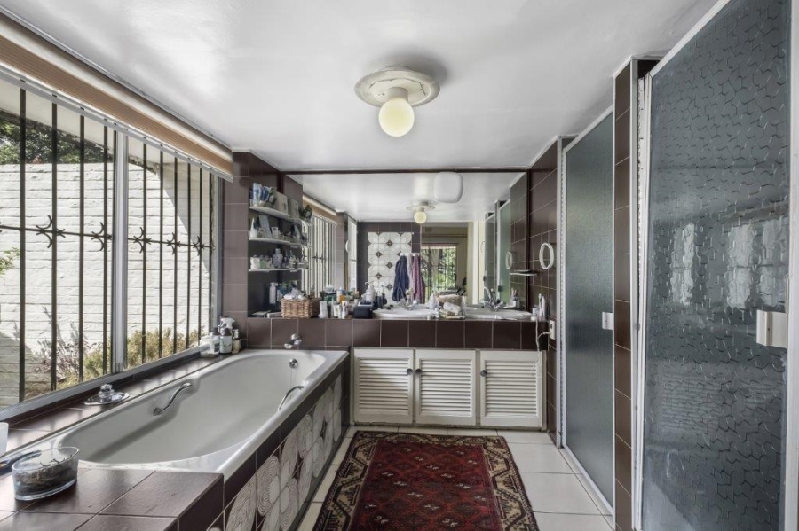 4 Bedroom Property for Sale in Atholl Gauteng