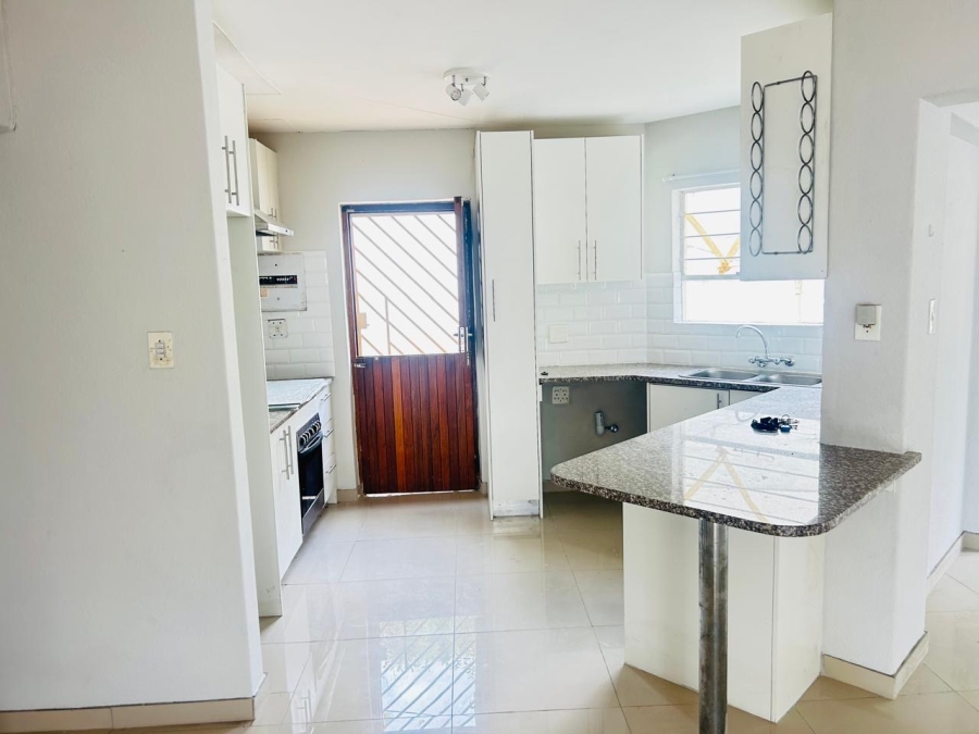 To Let 3 Bedroom Property for Rent in Bellairspark Gauteng