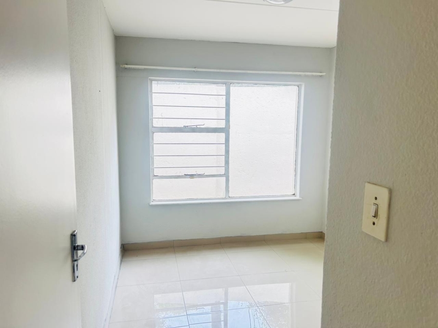 To Let 3 Bedroom Property for Rent in Bellairspark Gauteng