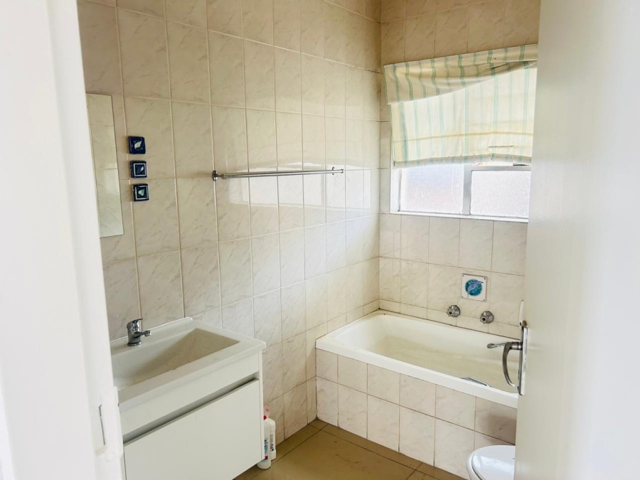 To Let 3 Bedroom Property for Rent in Bellairspark Gauteng