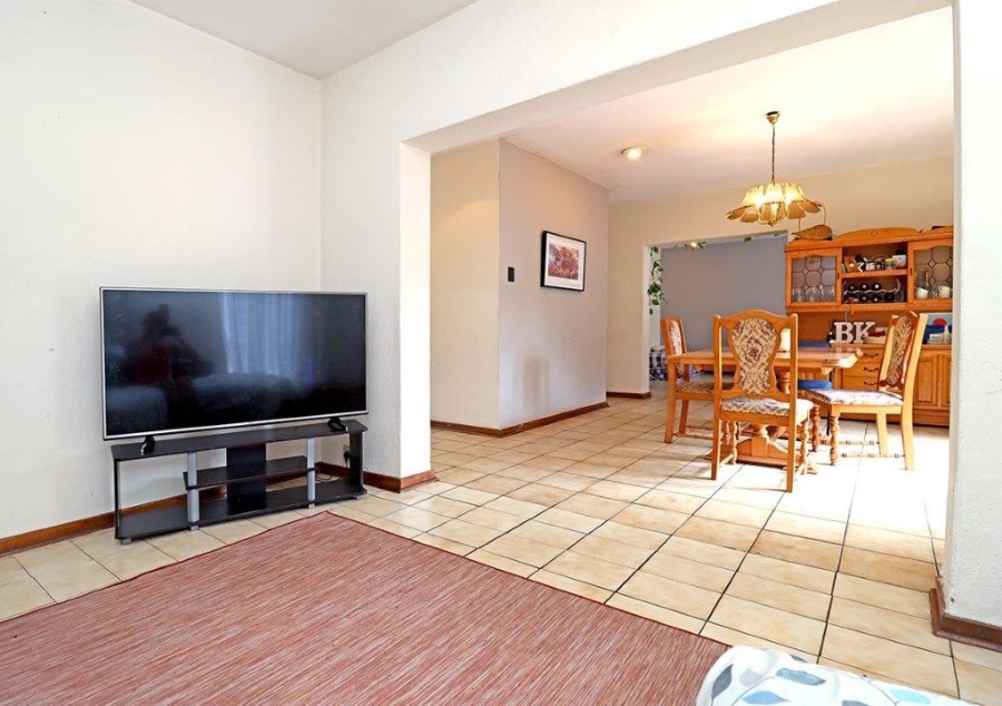 5 Bedroom Property for Sale in Lyndhurst Gauteng