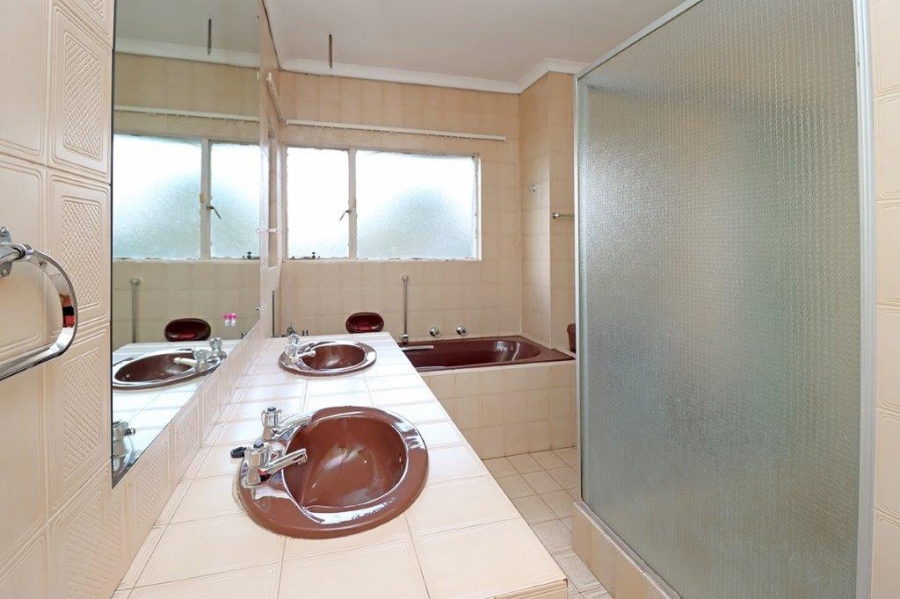 5 Bedroom Property for Sale in Lyndhurst Gauteng