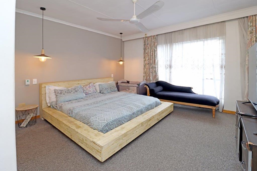 5 Bedroom Property for Sale in Lyndhurst Gauteng