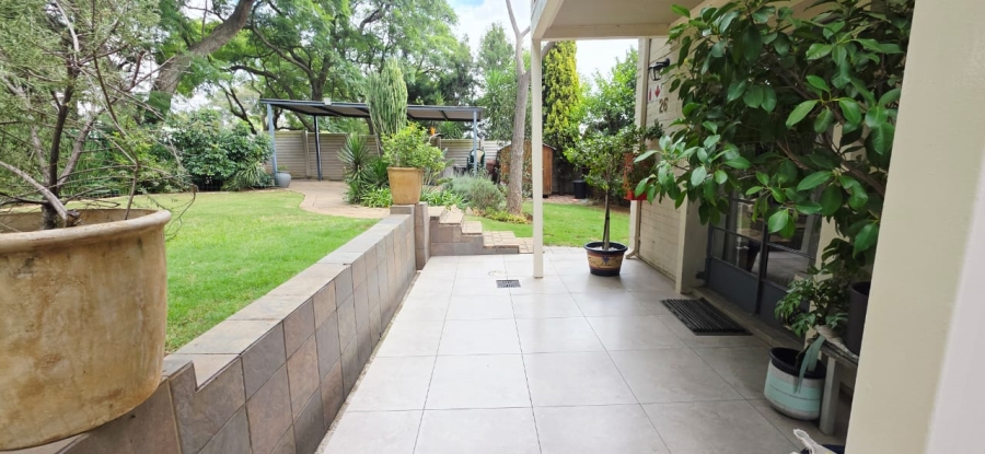 2 Bedroom Property for Sale in Lakeside Gauteng