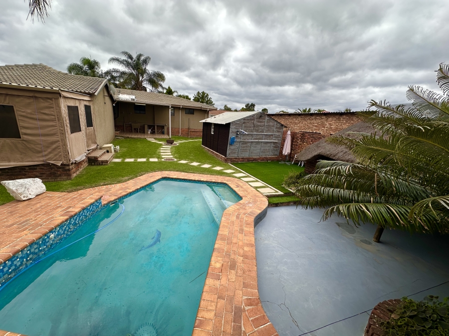 3 Bedroom Property for Sale in Heuweloord Gauteng