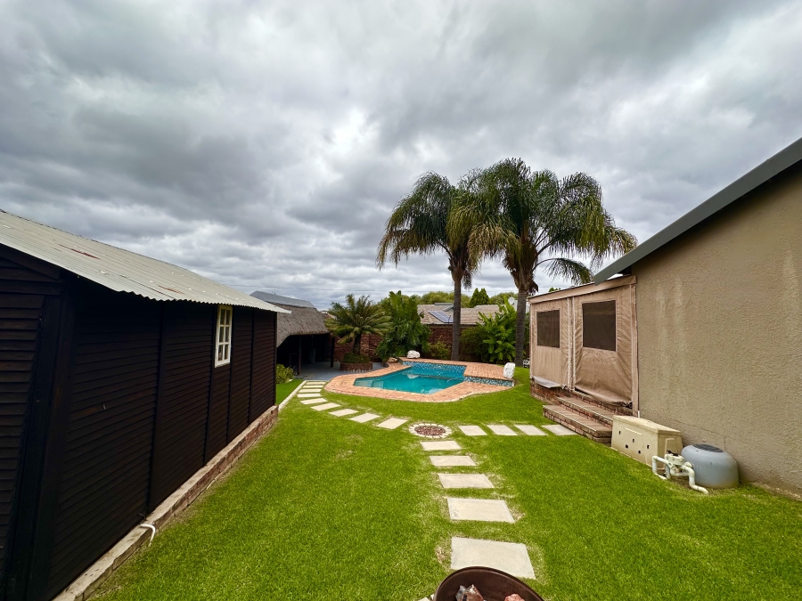 3 Bedroom Property for Sale in Heuweloord Gauteng