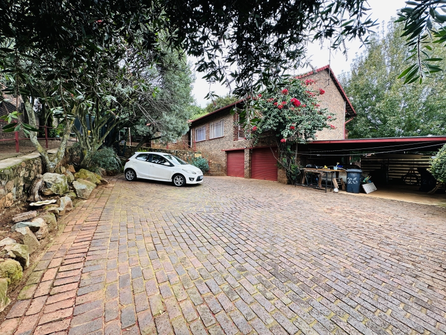 4 Bedroom Property for Sale in Mulbarton Gauteng
