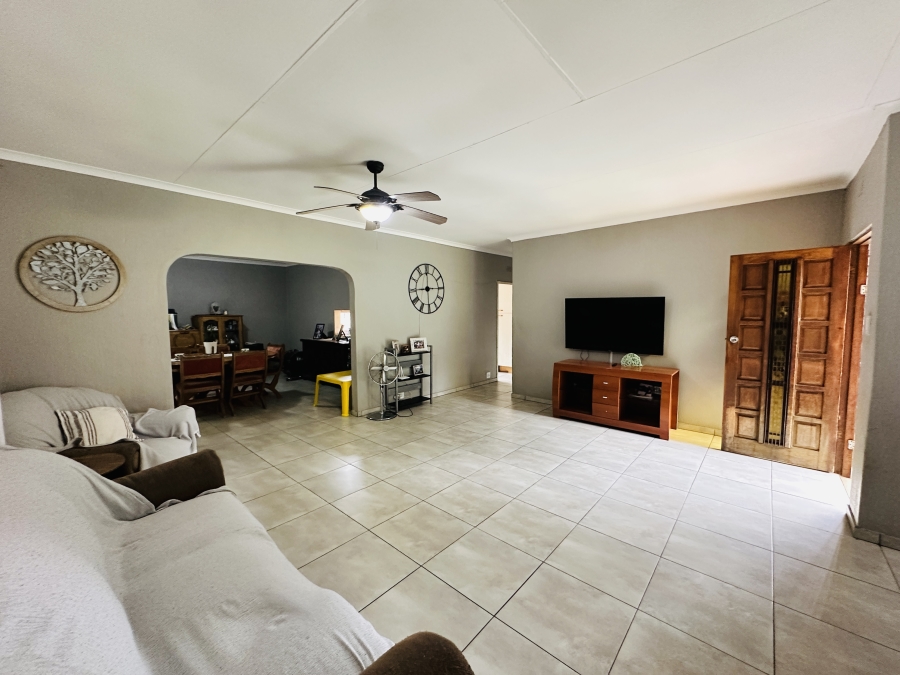 4 Bedroom Property for Sale in Mulbarton Gauteng