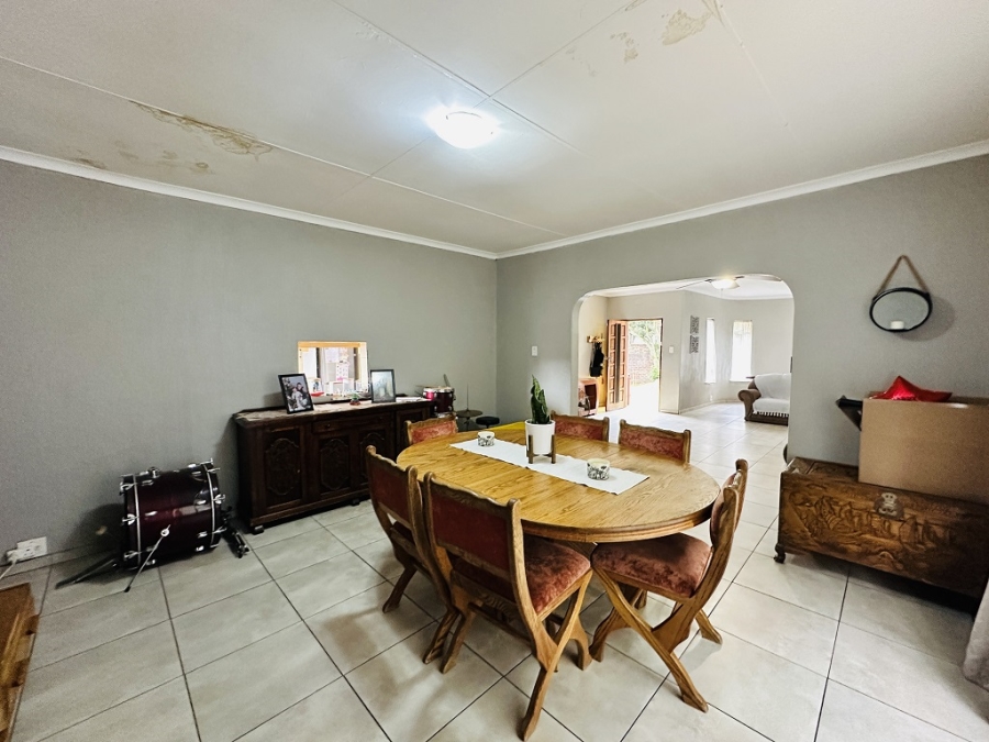 4 Bedroom Property for Sale in Mulbarton Gauteng