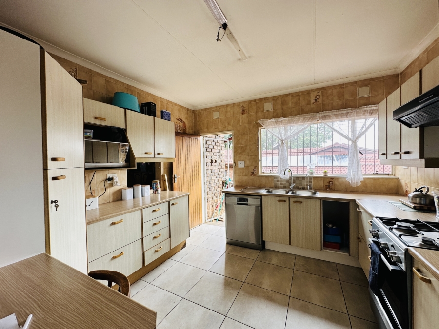 4 Bedroom Property for Sale in Mulbarton Gauteng