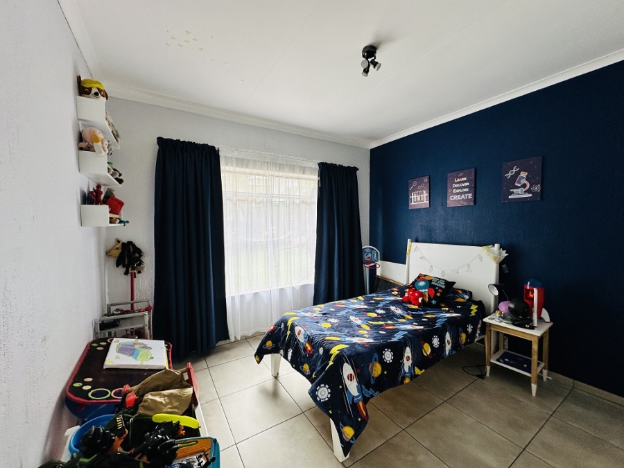 4 Bedroom Property for Sale in Mulbarton Gauteng