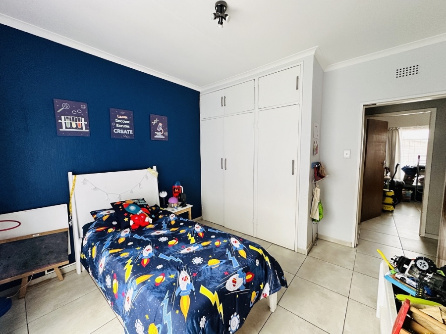 4 Bedroom Property for Sale in Mulbarton Gauteng