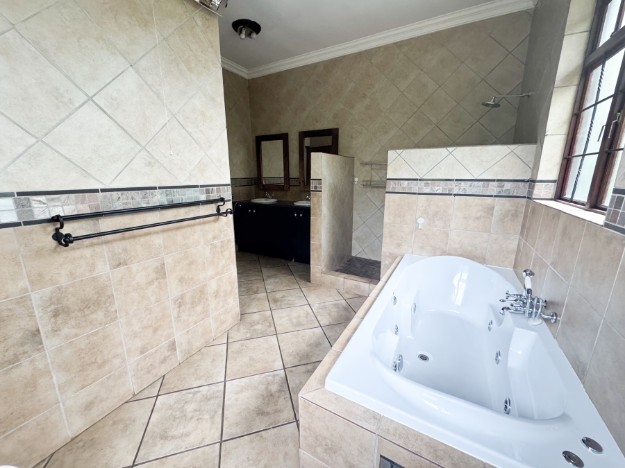4 Bedroom Property for Sale in Zwartkop Golf Estate Gauteng