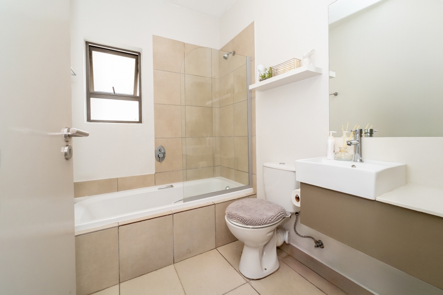 3 Bedroom Property for Sale in Broadacres Gauteng