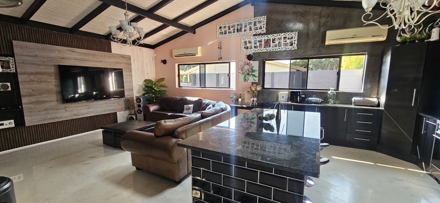5 Bedroom Property for Sale in Raceview Gauteng