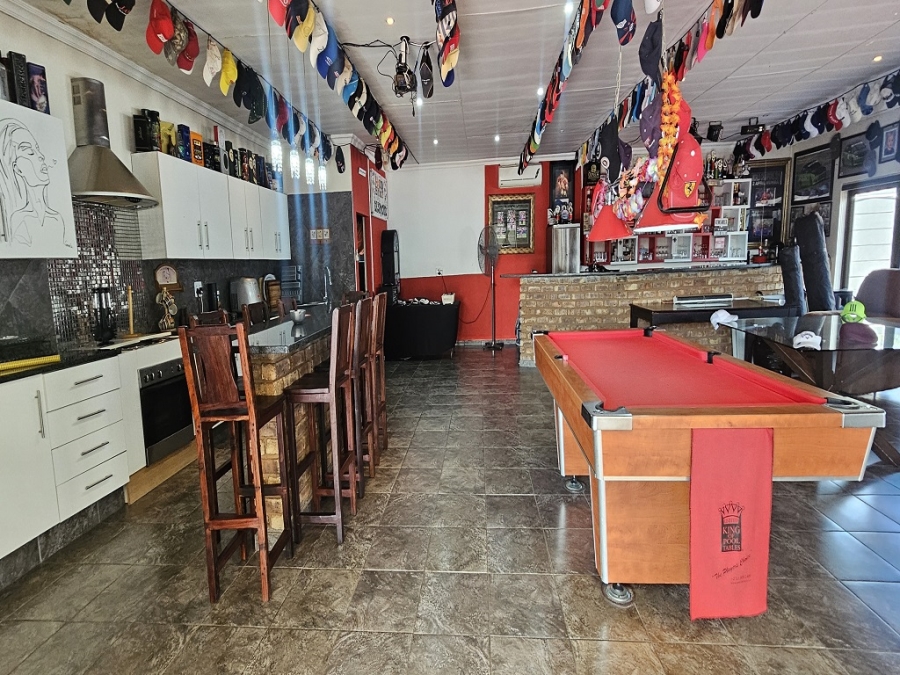 5 Bedroom Property for Sale in Raceview Gauteng