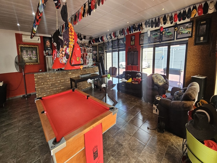 5 Bedroom Property for Sale in Raceview Gauteng