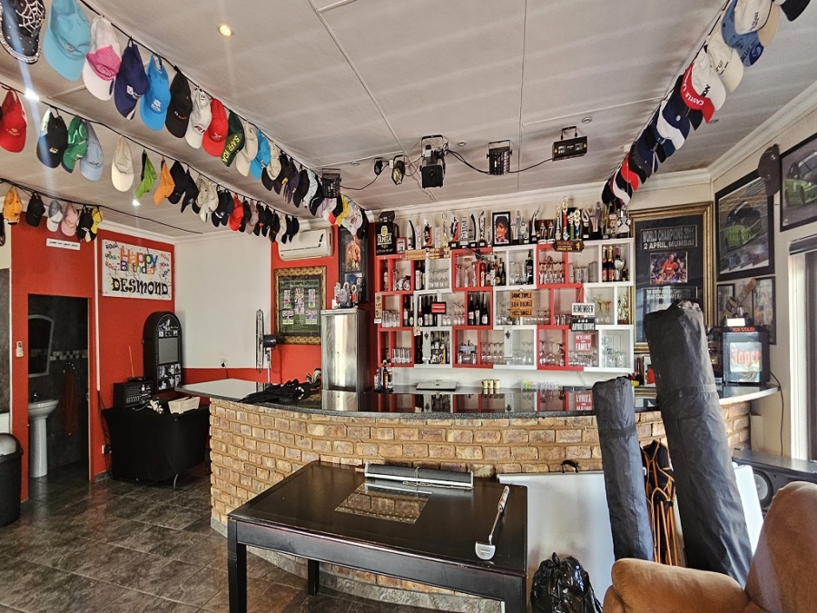 5 Bedroom Property for Sale in Raceview Gauteng