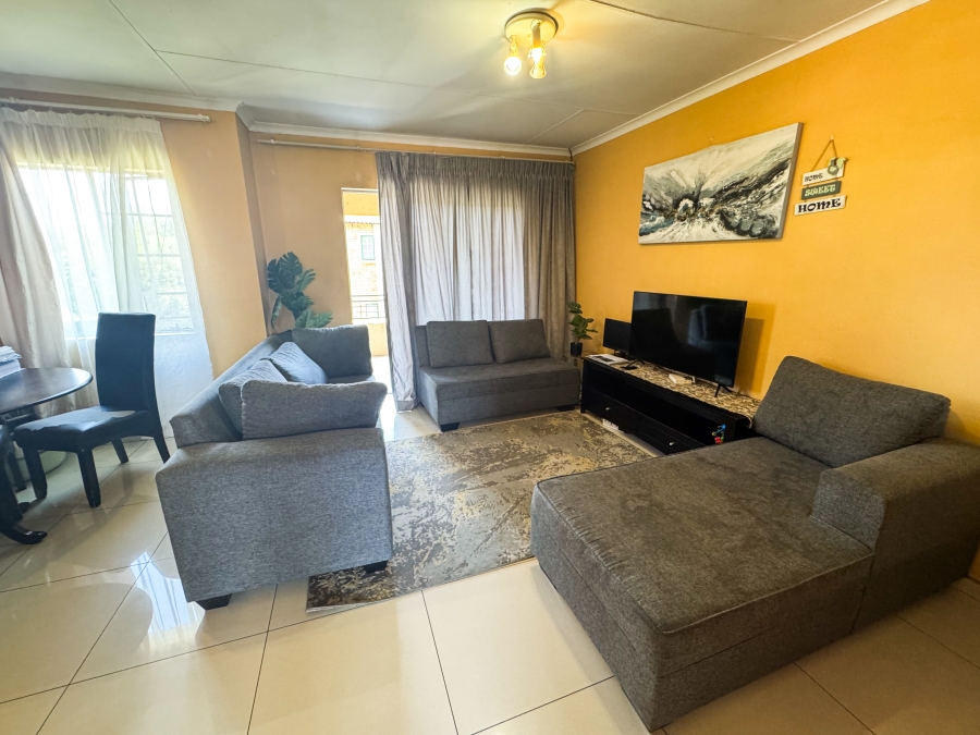 2 Bedroom Property for Sale in Die Hoewes Gauteng