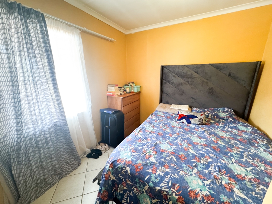2 Bedroom Property for Sale in Die Hoewes Gauteng