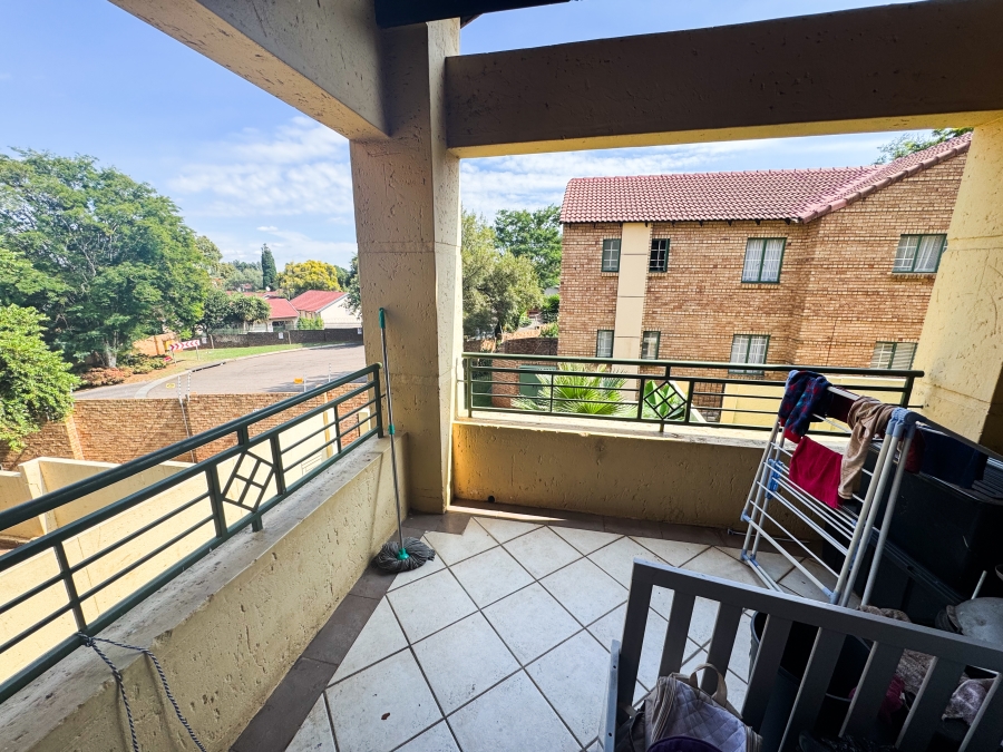 2 Bedroom Property for Sale in Die Hoewes Gauteng