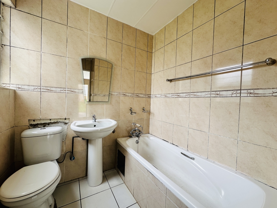 2 Bedroom Property for Sale in Ridgeway Gauteng