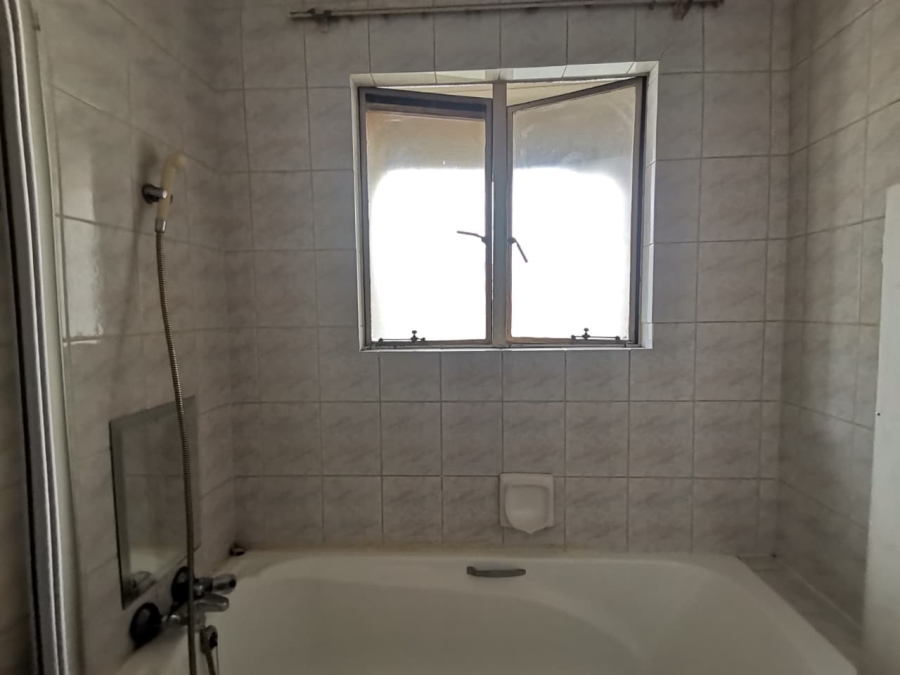 2 Bedroom Property for Sale in Oakdene Gauteng
