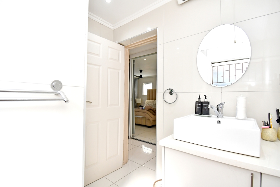 2 Bedroom Property for Sale in Morningside Gauteng