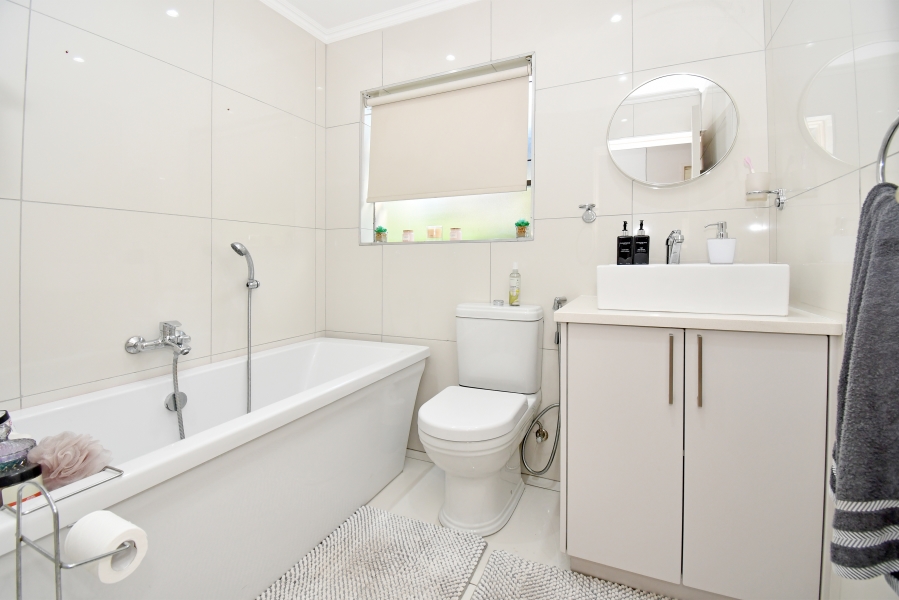 2 Bedroom Property for Sale in Morningside Gauteng