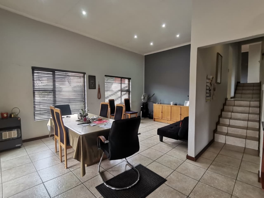 3 Bedroom Property for Sale in Oakdene Gauteng