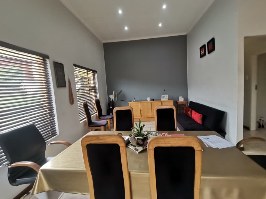 3 Bedroom Property for Sale in Oakdene Gauteng