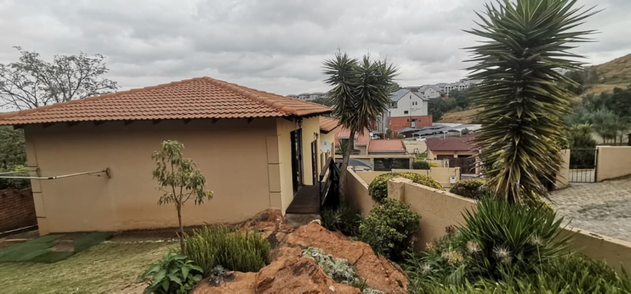3 Bedroom Property for Sale in Oakdene Gauteng