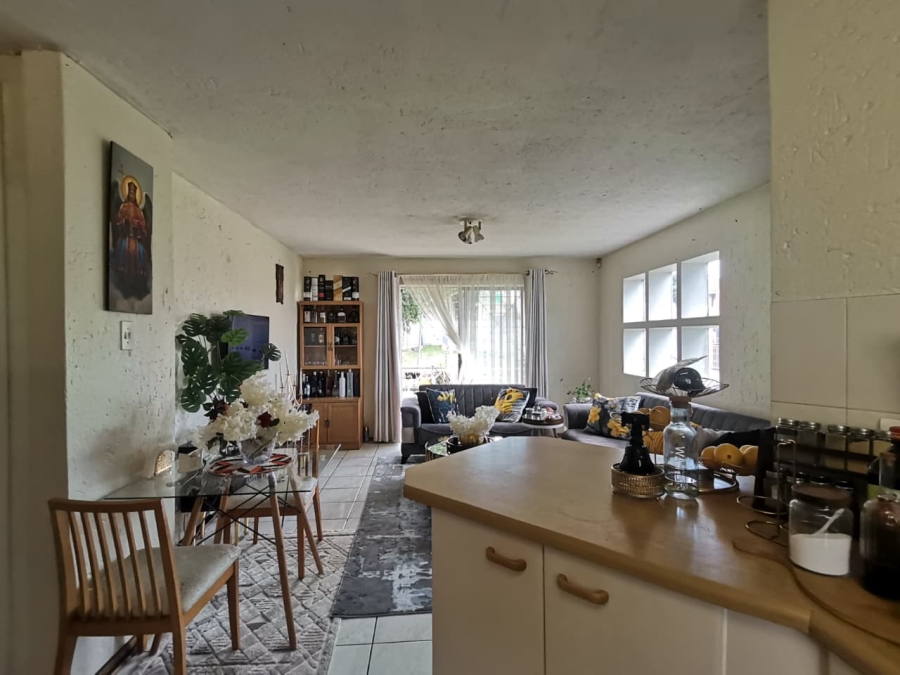 2 Bedroom Property for Sale in Ridgeway Gauteng