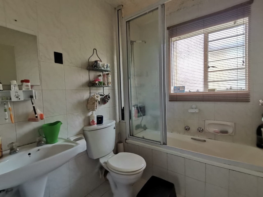 2 Bedroom Property for Sale in Ridgeway Gauteng