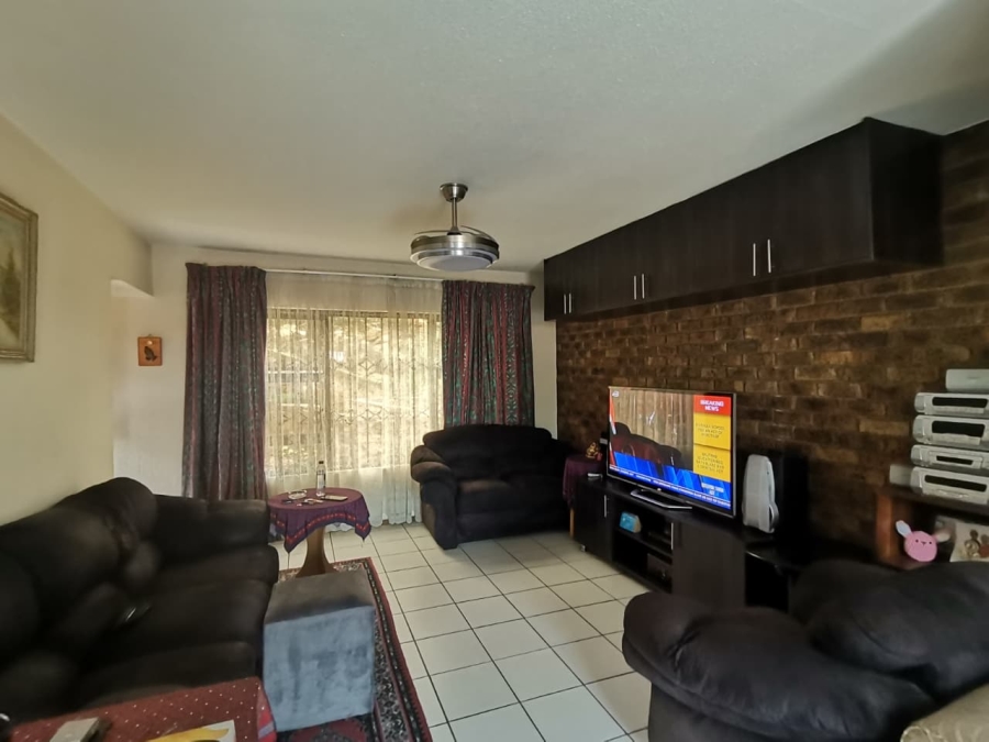 2 Bedroom Property for Sale in Ridgeway Gauteng