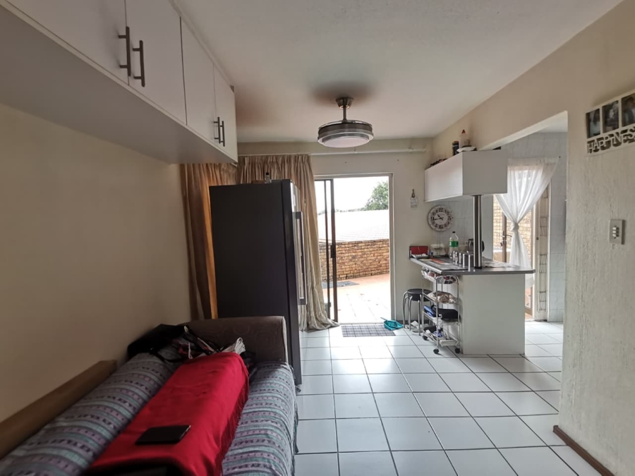 2 Bedroom Property for Sale in Ridgeway Gauteng