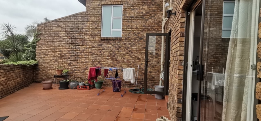 2 Bedroom Property for Sale in Ridgeway Gauteng