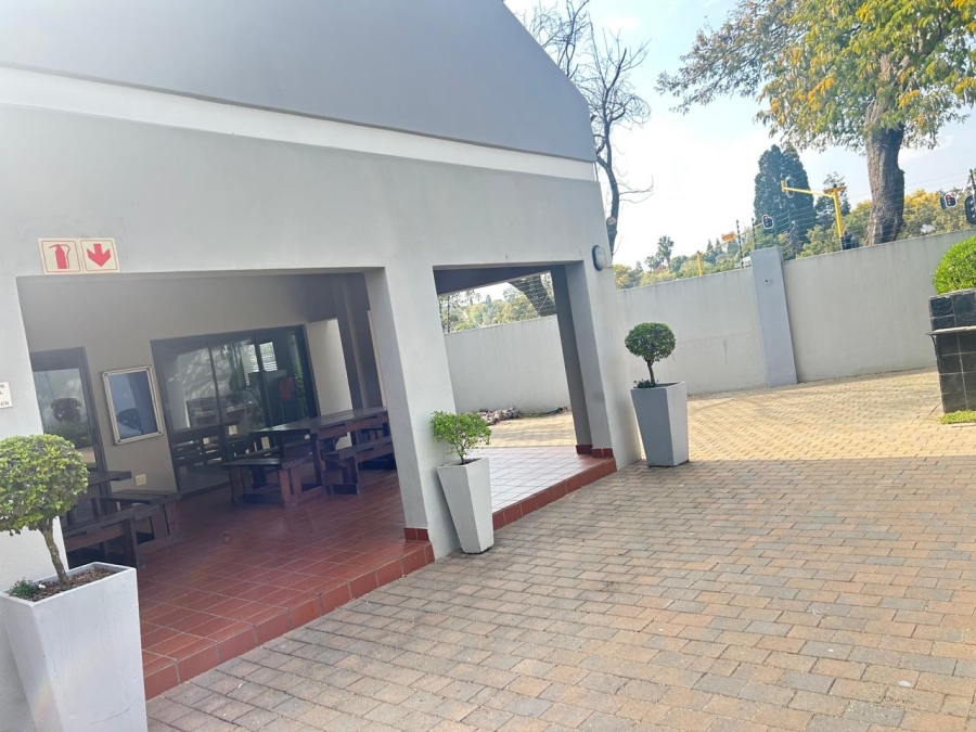 To Let 2 Bedroom Property for Rent in Magaliessig Gauteng