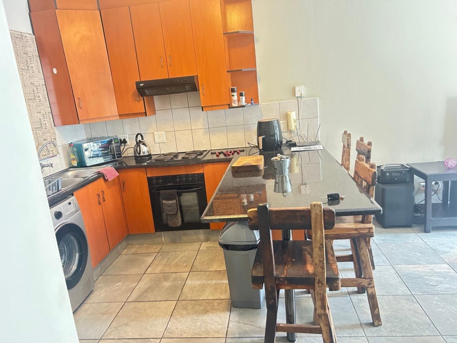 To Let 2 Bedroom Property for Rent in Magaliessig Gauteng