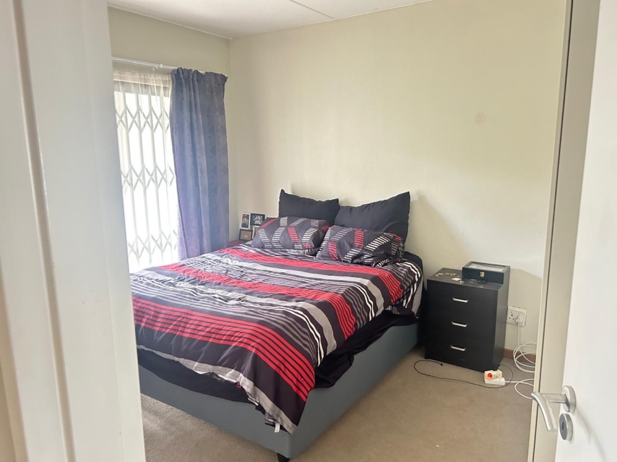To Let 2 Bedroom Property for Rent in Magaliessig Gauteng